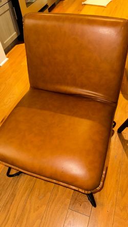 Faux leather Accent Chair