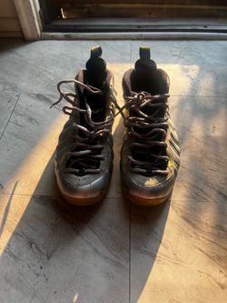 Nike foam posits size 13