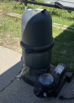 Hayward SwimPro Cartridgeg pool filter and pool pump.
