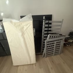 Full Size Crib And Mattress 