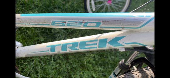 Trek 820 mountain bike