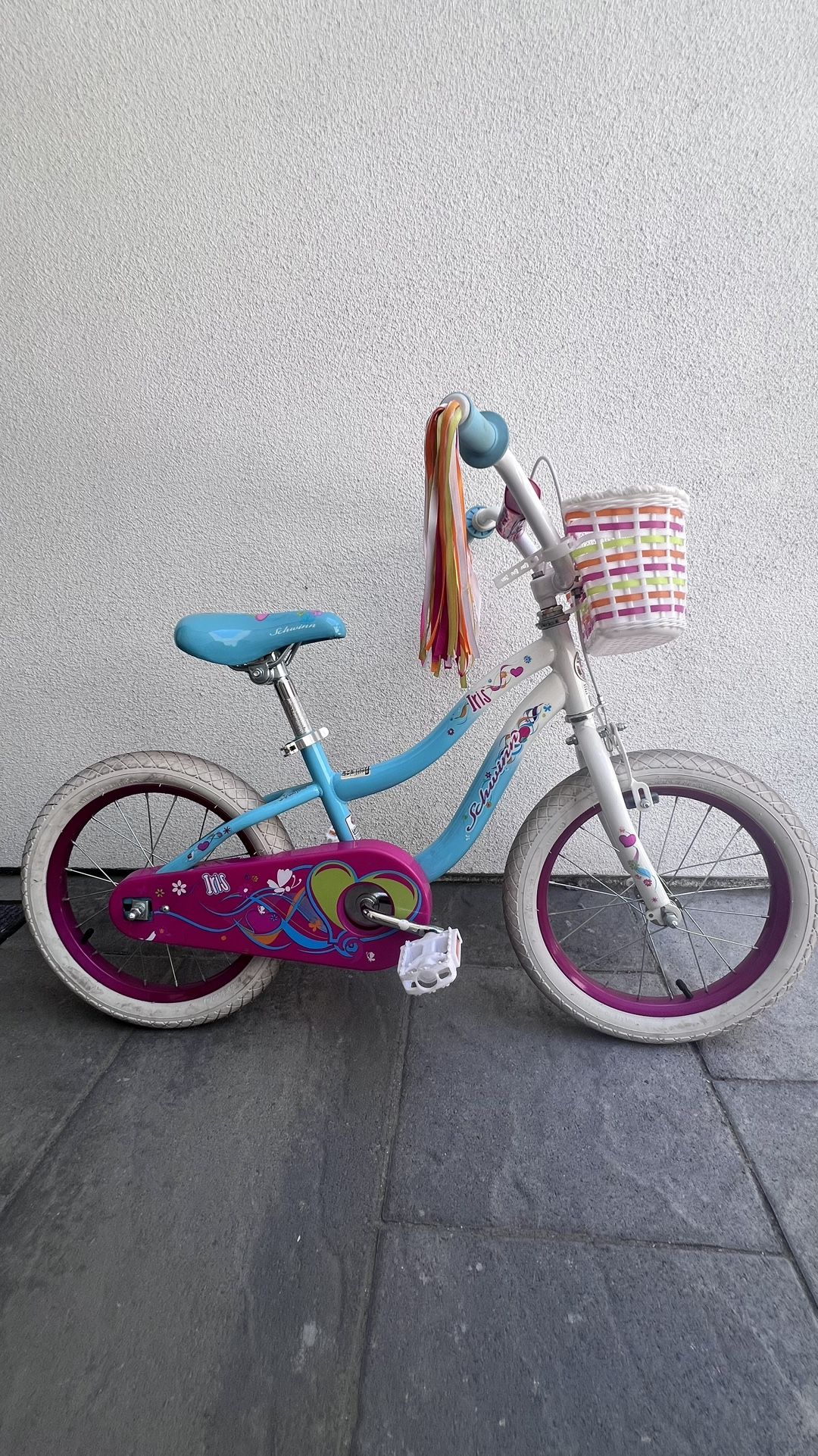 Schwinn Iris 16 Kids' Bike - Main Image