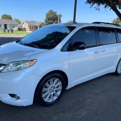 2011 TOYOTA SIENNA XLE 8-PASSENGER‼️