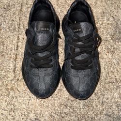 Gucci Shoes Size 9