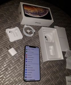 iPhone XS Max unlocked 64 gb excellent condition