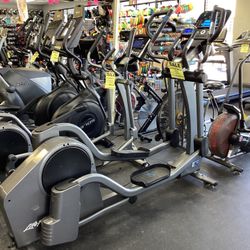 Life Fitness E5 High End Elliptical INCLUDES