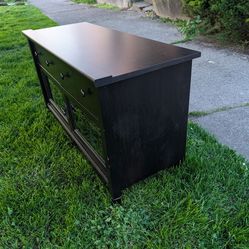 Entertainment center