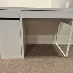 IKEA Micke Desk