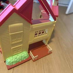 Bluey playhouse and talking plush bundle