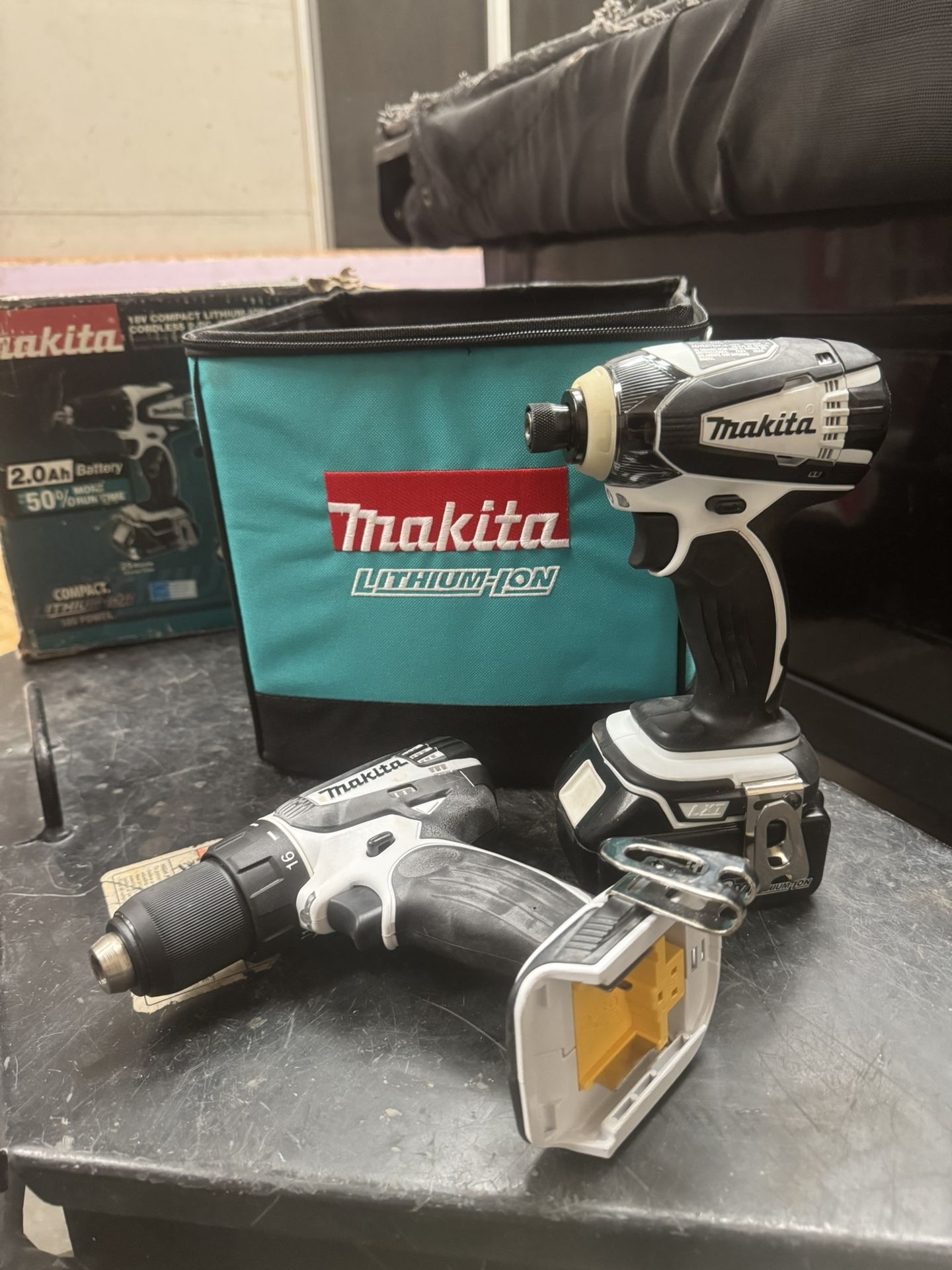 LXT lithium Ion Brushless Cordless 2 piece combo Kit