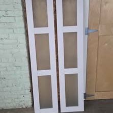 30” x 80” Solid MDF Bi-Fold Door / 3-Lite Frosted Glass / White Finished / with Hardware Kit
