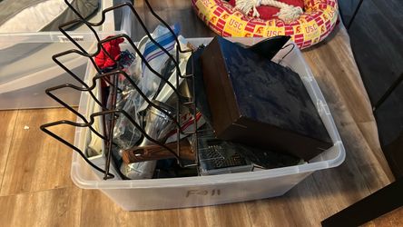Free for pick up - assorted kitchen supplies
