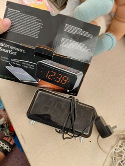 Emerson smart set clock