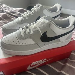 Nike court Vision Low size 13