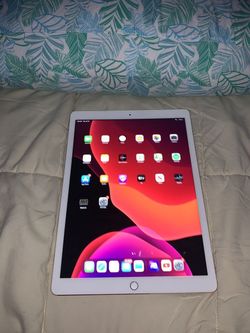 2019 3rd Gen 12.9 IPAD Pro Cellular $500!. $300! Ipad pro 12.9 2nd gen 2018 128GB gold  or 2018 Ipad pro 10.5 256GB Gold all works 100%