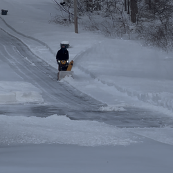 Cub Cadet 28 Inch 3 Stage Snow Blower
