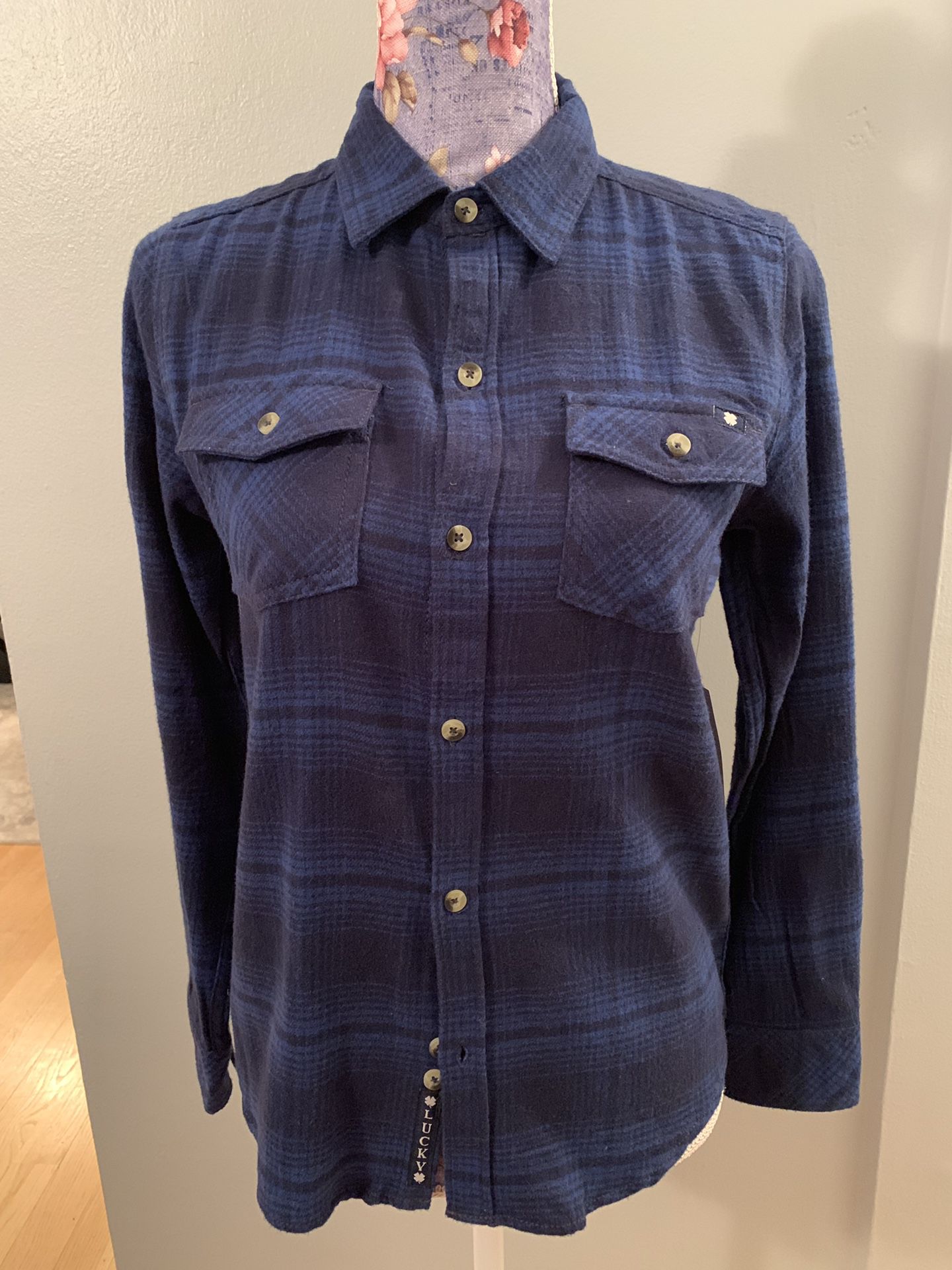 NWT Women's Lucky Brand Blue/Black Plaid Long Sleeve Flannel Button Down Shirt - Size M