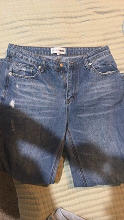 Fashion Nova Jeans / No Stretch