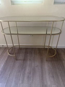 Glass mirrors decorative table