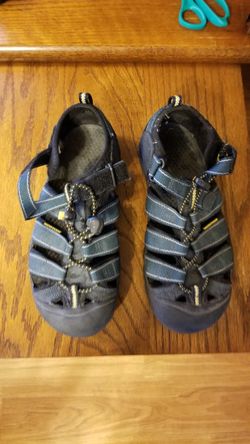 Women's Size 6 Keen Never worn