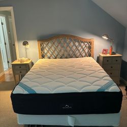 Dreamcloud Premier Mattress - Like New !