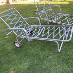 Mid Century Retro Style Pool Lounge Chairs 