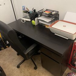 IKEA Malm Desk With The CHAIR