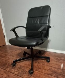 Computer chair (leather)