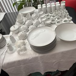 A complete 1960's set of  Fukakawa china from Japan paten number platinum 900 white with platinum rim 149 pieces total