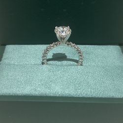 Natural 2.27 Carat Round Brilliant Diamond (GIA Certified)