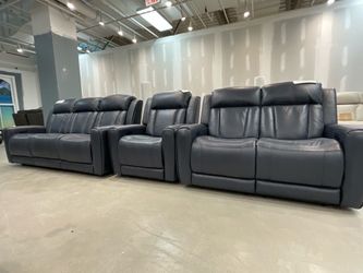 New Leather Dual power recliner 3 pc set w/massage/heating.