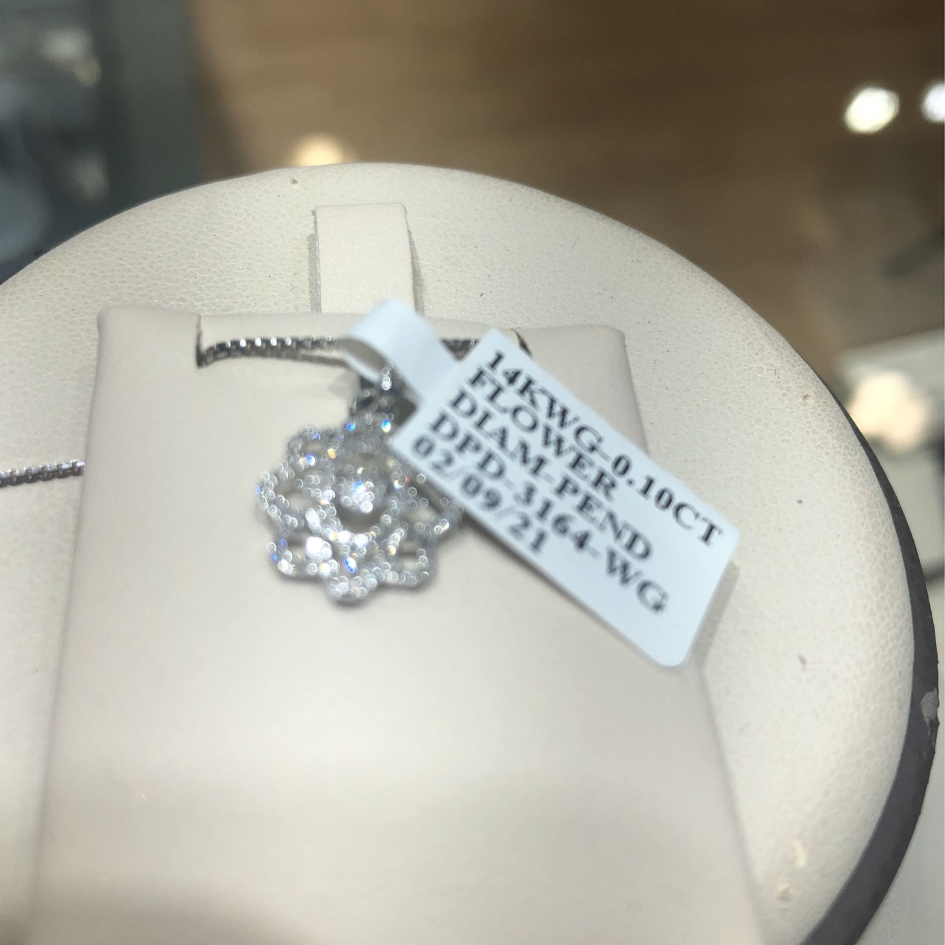 14kt Diameter Flower necklace