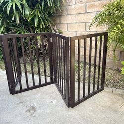 Generic Pet Gate Dog Gate for Doorways, Stairs or House – Freestanding, Folding, Brown, Arc Wooden