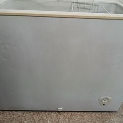 Deep Chest Freezer 7.5 CU. FT