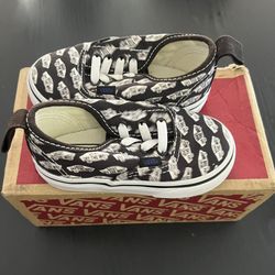 Black/white Vans Size 5.5c