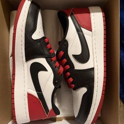 Jordan 1 low black red trainers size 4 Woman’s