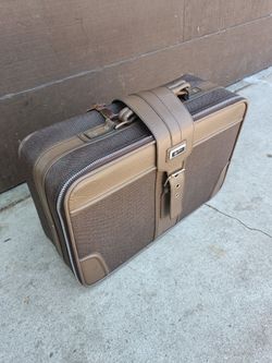 Oleg Cassini Luggage Case