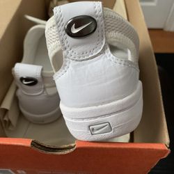 Nike Sneakers 