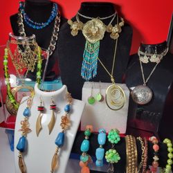 SOUTHWEST JEWELRY LOT, BRACELETS, EARRINGS, NECKLACES.
