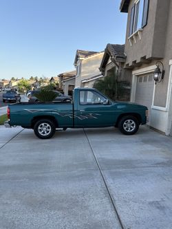 1996 Nissan Pickup Truck