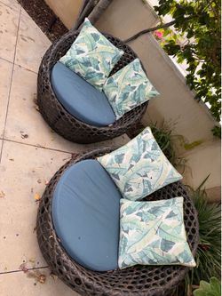 Set of 2 Outdoor Chairs
