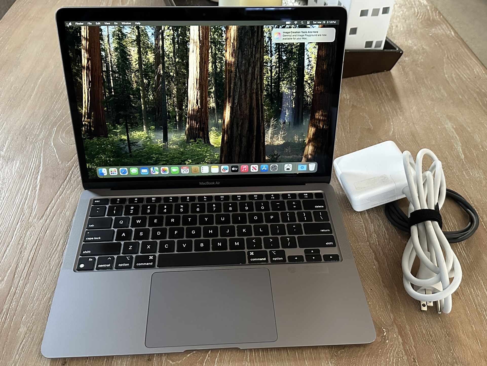 Apple 2020 MacBook Air M1 8 Core GPU 8GB RAM 256GB SSD Space Gray Sequoia.