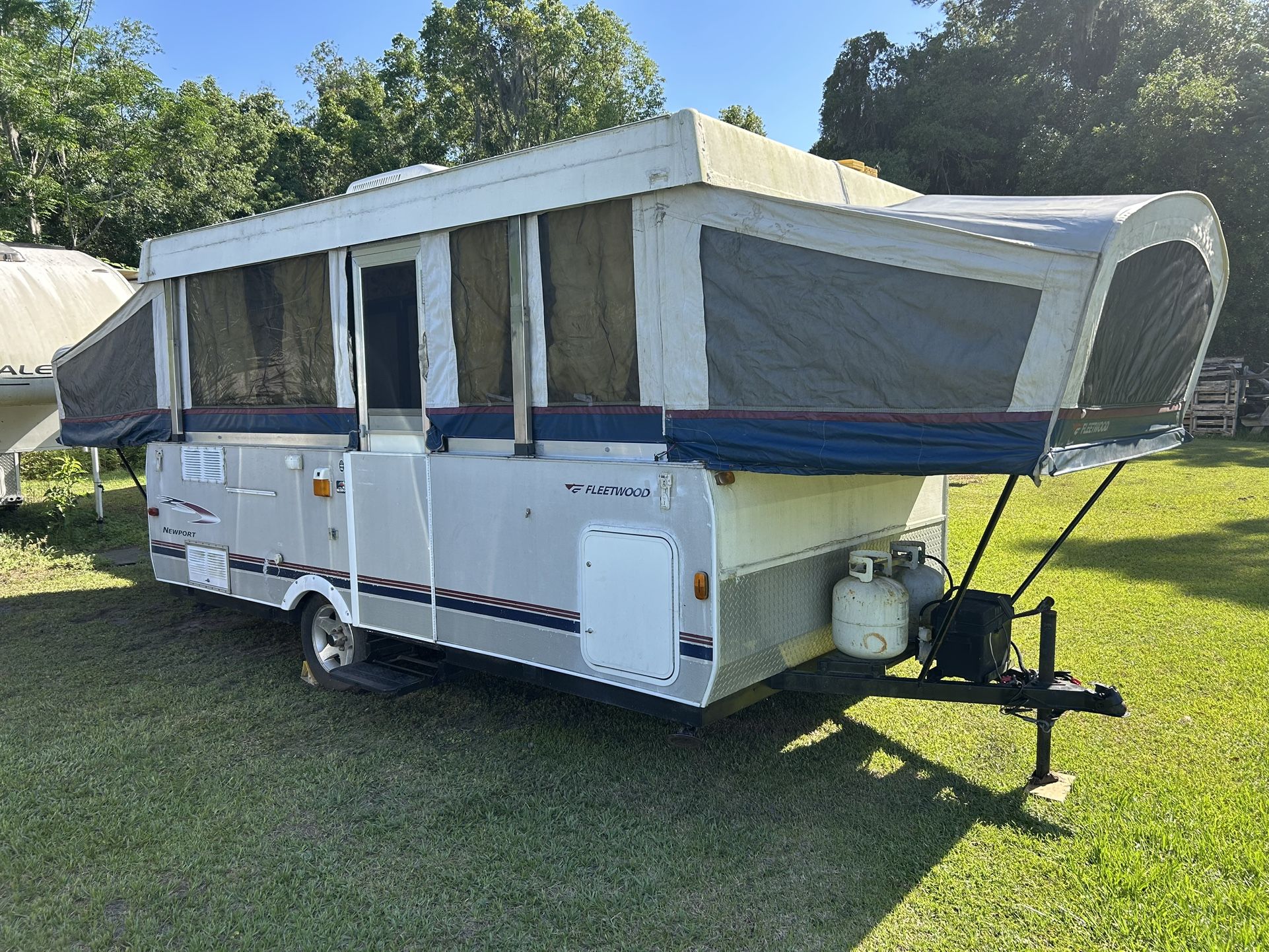2005 FLEETWOOD POP UP