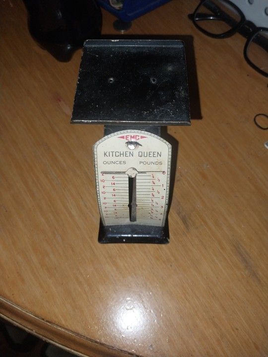 Scale Antique