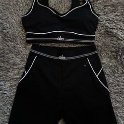 Black 2pc sports bra & short set