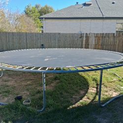 Trampoline 