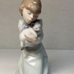 Llardo Figurine Sleepy Kitten  7” High Original Owner 