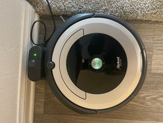 iRobot Roomba 690 – New Battery & Brushes