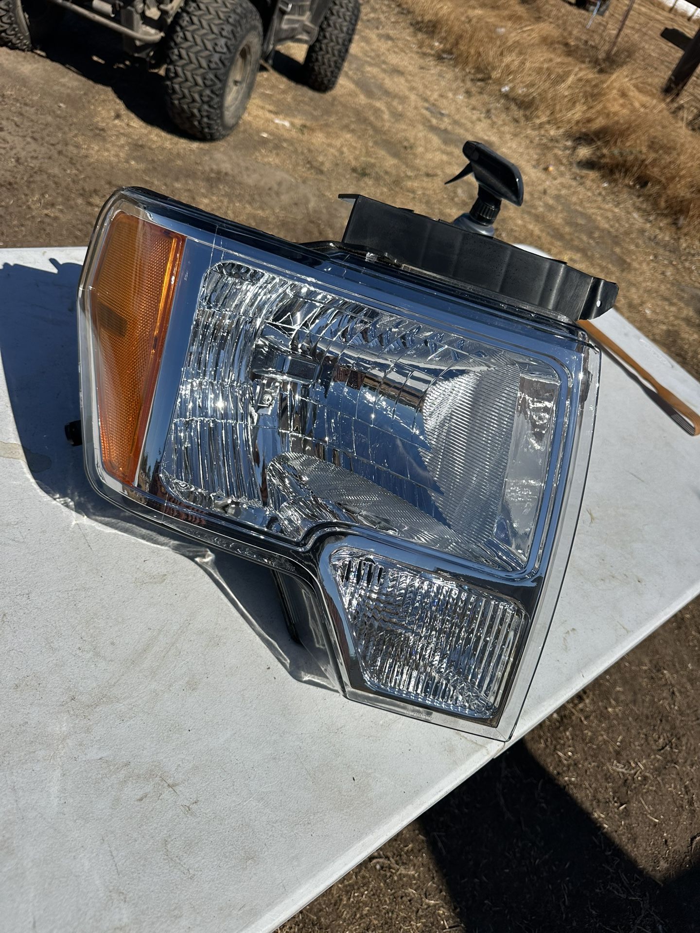 Ford F150 Passenger Headlight New 09-14