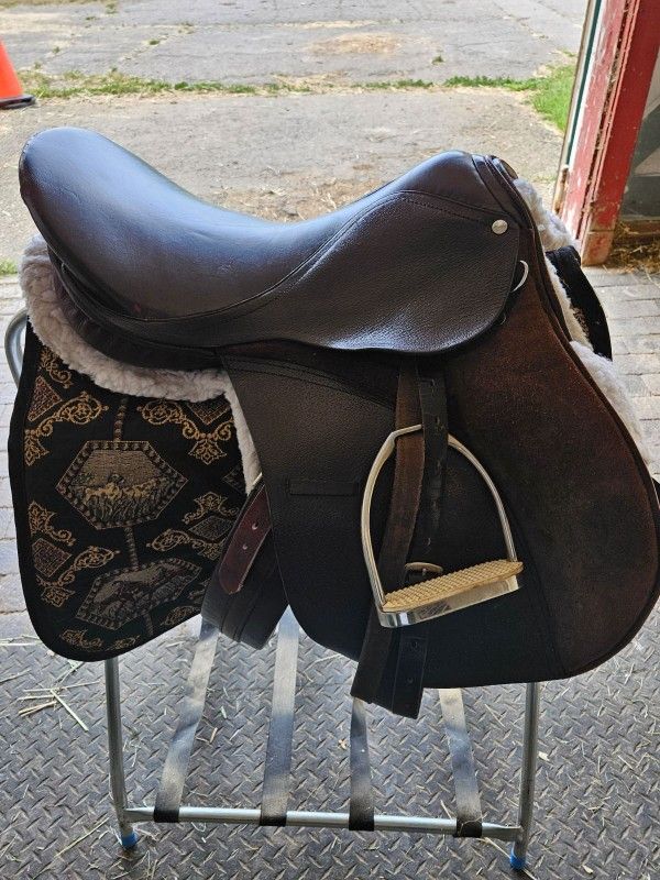 English Saddle
